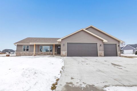 Photo of 444 SUNNY VISTA Court, SEYMOUR, WI 54165 (MLS # 50320721)