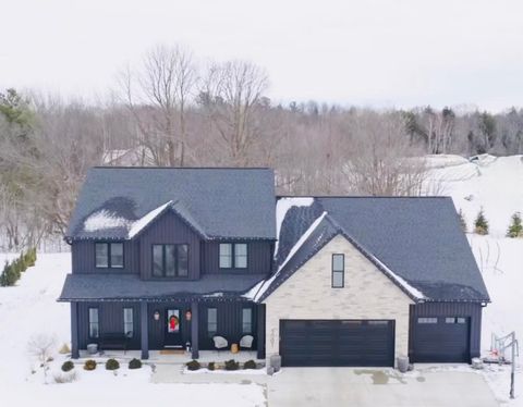 Photo of 3001 STONE FENCE Place, GREEN BAY, WI 54311 (MLS # 50321073)