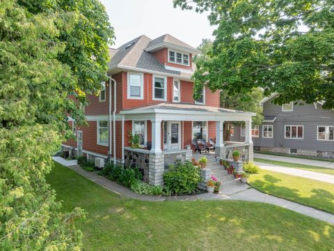 Photo of 936 MEMORIAL Drive, STURGEON BAY, WI 54235 (MLS # 50319422)