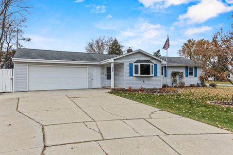 Photo of 2120 E RIVER Drive, GREEN BAY, WI 54301 (MLS # 50318515)