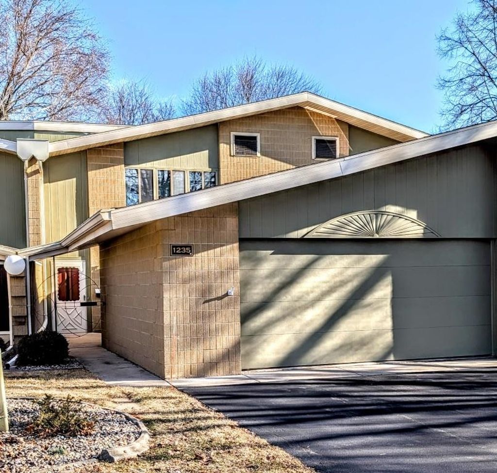 Photo of 1235 W NICOLET Circle, APPLETON, WI 54914 (MLS # 50322232)