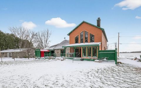 Photo of 6764 LEE HARBOR Lane, OSHKOSH, WI 54902 (MLS # 50317844)