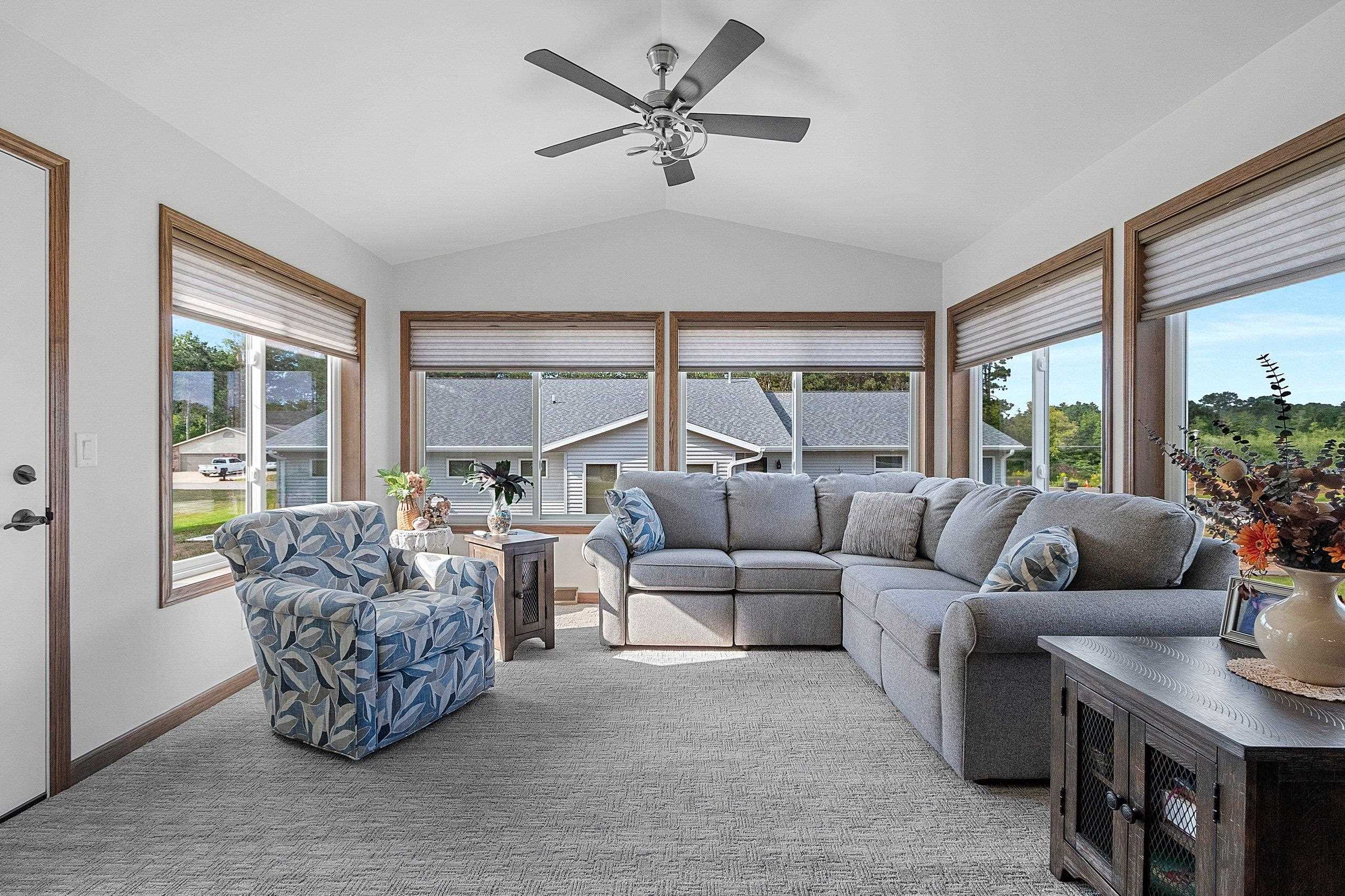 Shawano, Wisconsin 54166, United States, 3 Bedrooms Bedrooms, ,2 BathroomsBathrooms,Residential,Active,194742