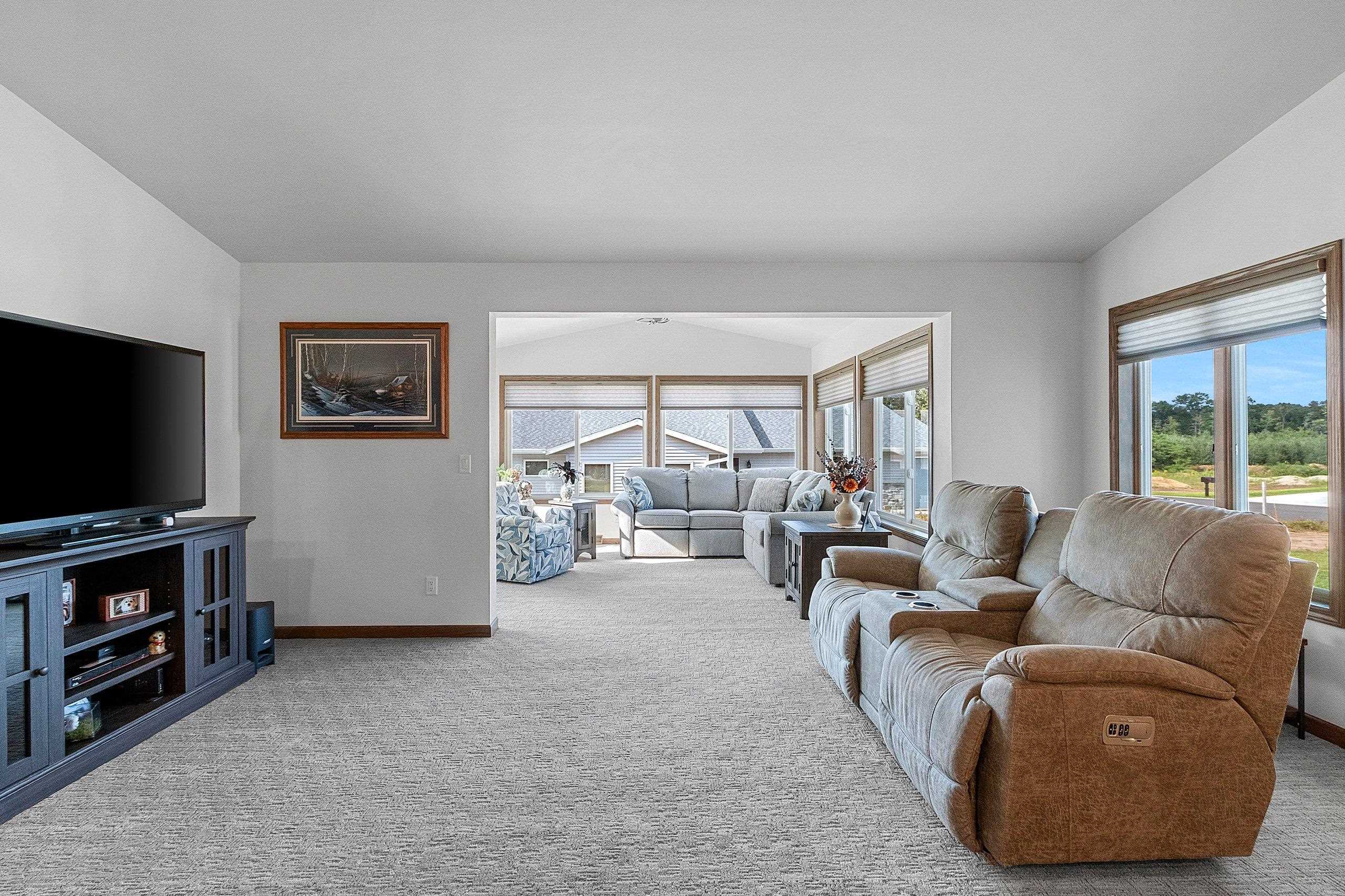 Shawano, Wisconsin 54166, United States, 3 Bedrooms Bedrooms, ,2 BathroomsBathrooms,Residential,Active,194742