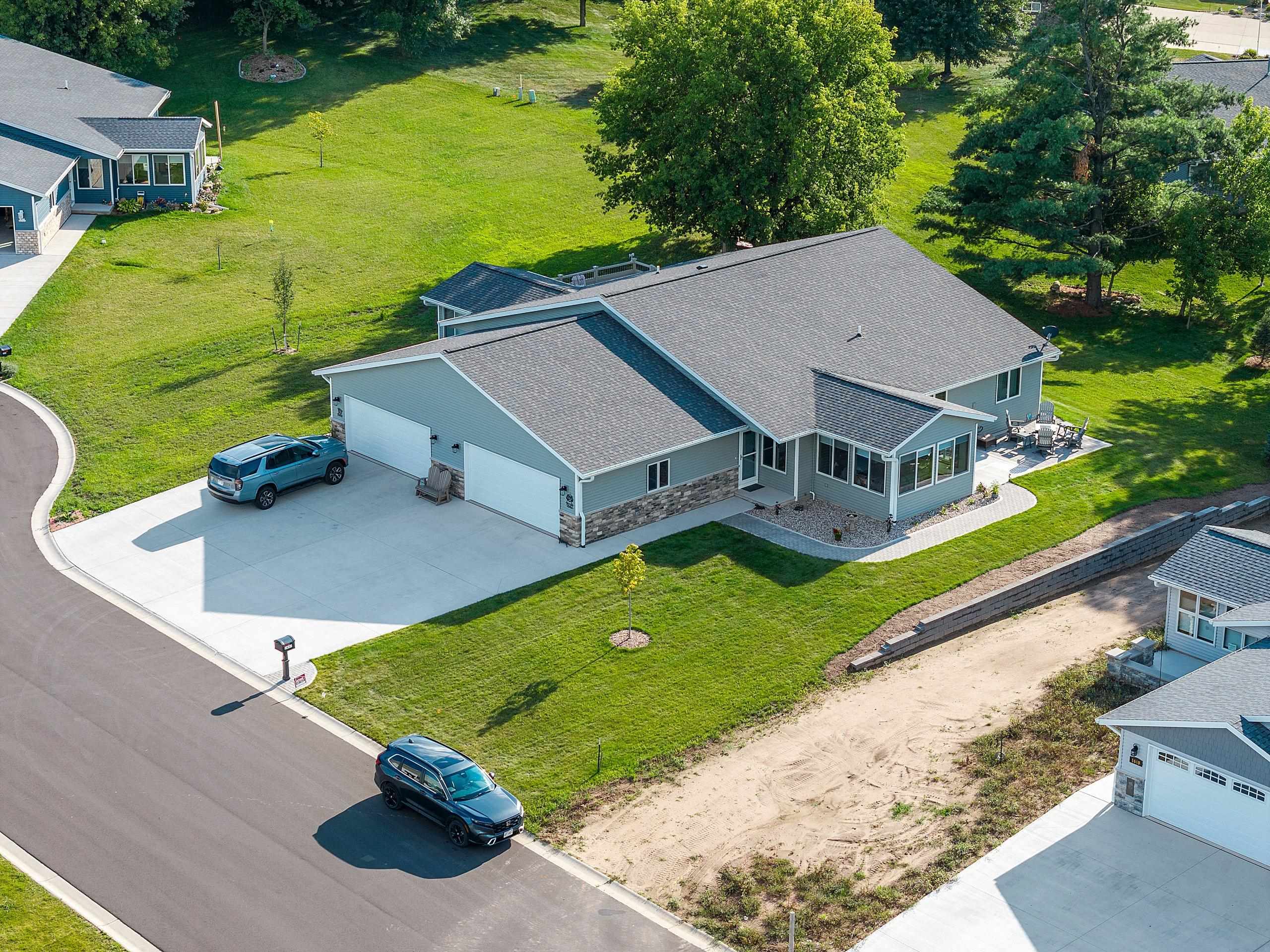 Shawano, Wisconsin 54166, United States, 3 Bedrooms Bedrooms, ,2 BathroomsBathrooms,Residential,Active,194742