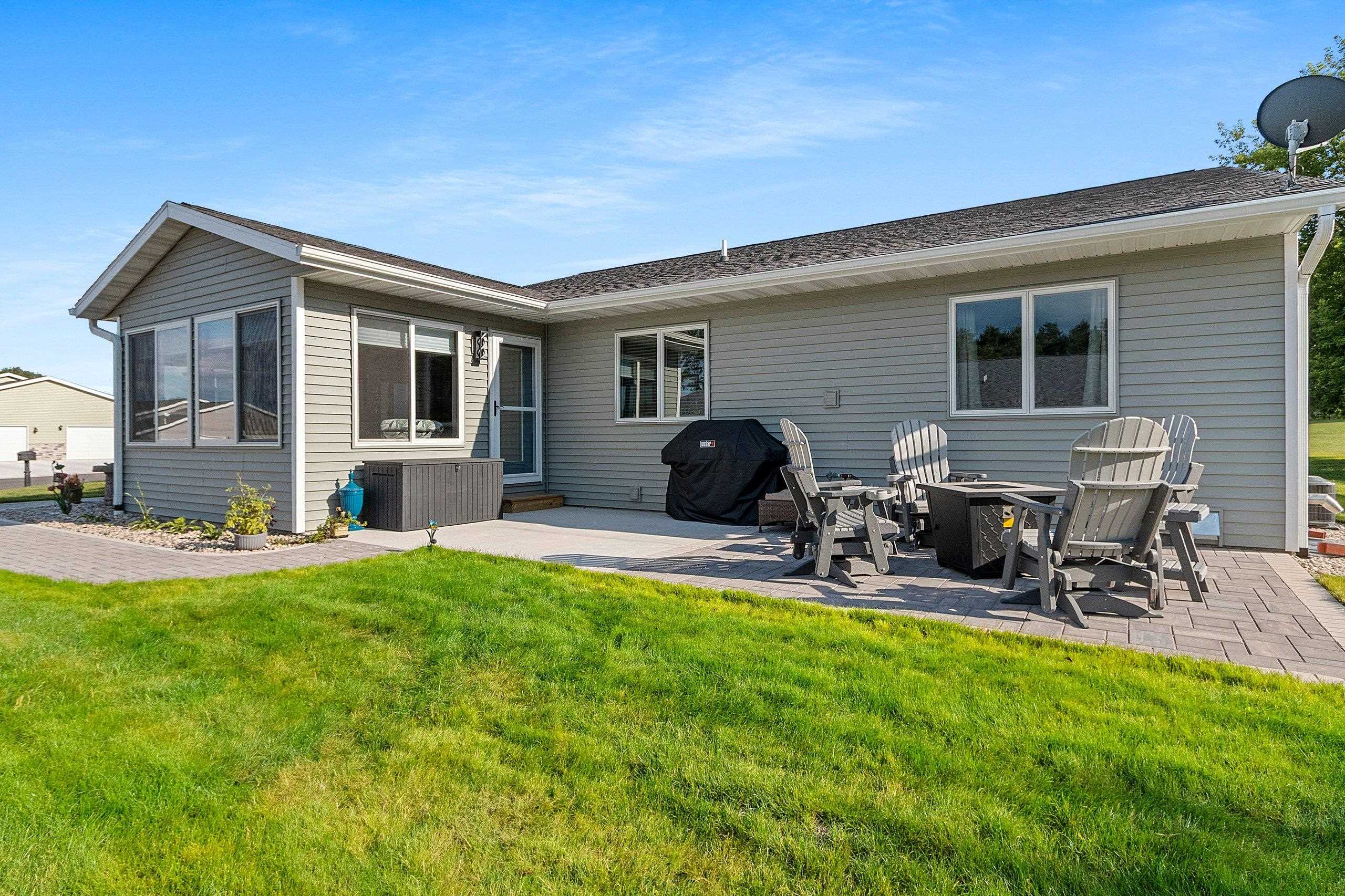 Shawano, Wisconsin 54166, United States, 3 Bedrooms Bedrooms, ,2 BathroomsBathrooms,Residential,Active,194742