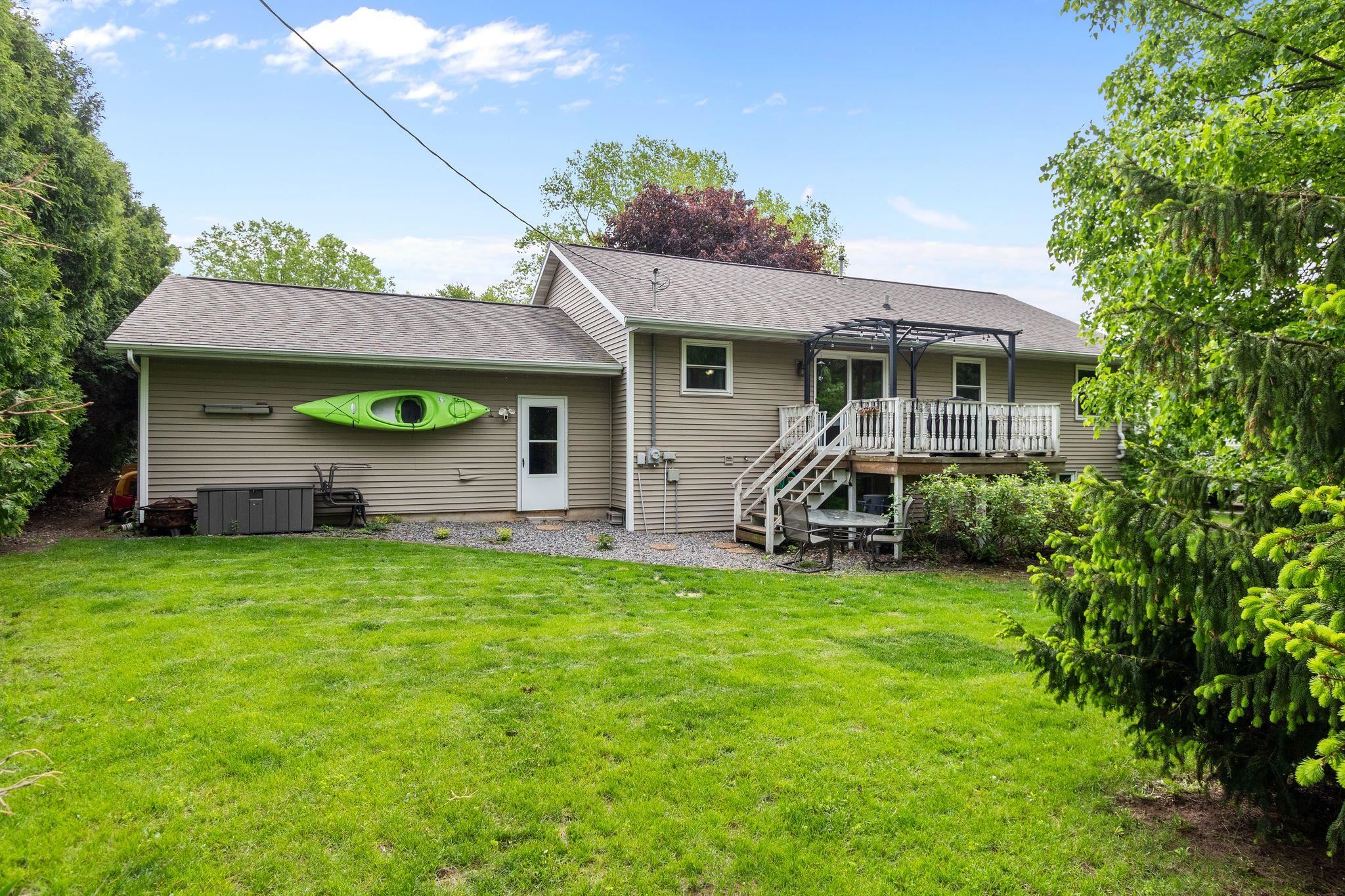 1433 W ROSELAWN Drive