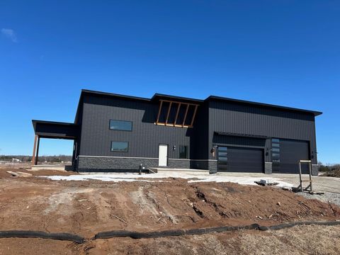 Photo of 1810 LOST Trail, SUAMICO, WI 54313 (MLS # 50322573)