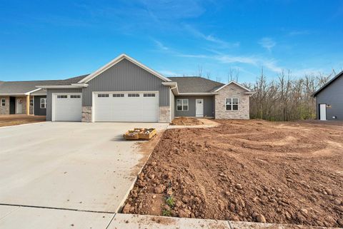 Photo of 2578 N STELLITA Circle, DE PERE, WI 54115 (MLS # 50318114)