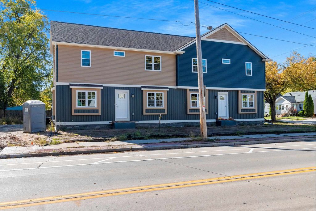 Photo of 1308 E WALNUT Street, GREEN BAY, WI 54301 (MLS # 50319146)