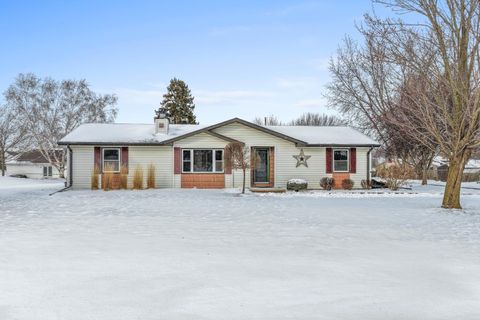 Photo of W6768 GREENRIDGE Drive, GREENVILLE, WI 54942 (MLS # 50320324)