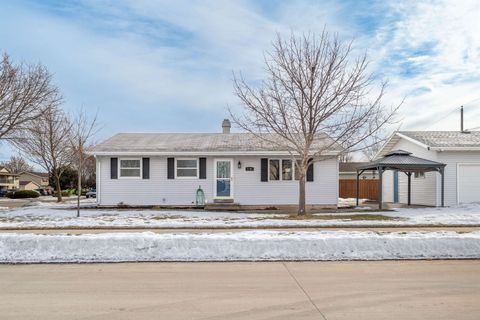 Photo of 1775 LOMBARD Avenue, OSHKOSH, WI 54902 (MLS # 50321370)