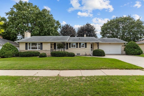 Photo of 1229 E PERSHING Street, APPLETON, WI 54911 (MLS # 50332757)