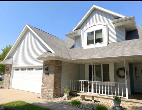 Photo of 2884 WESTMOOR Road, OSHKOSH, WI 54904 (MLS # 50330403)