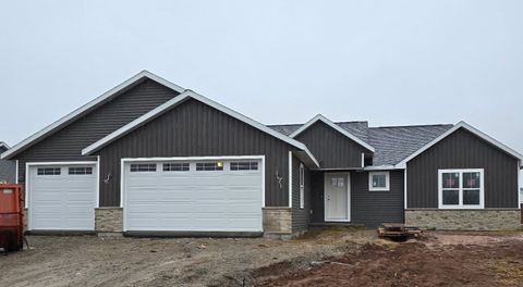 Photo of 1765 LOYAL Drive, NEENAH, WI 54956 (MLS # 50321928)