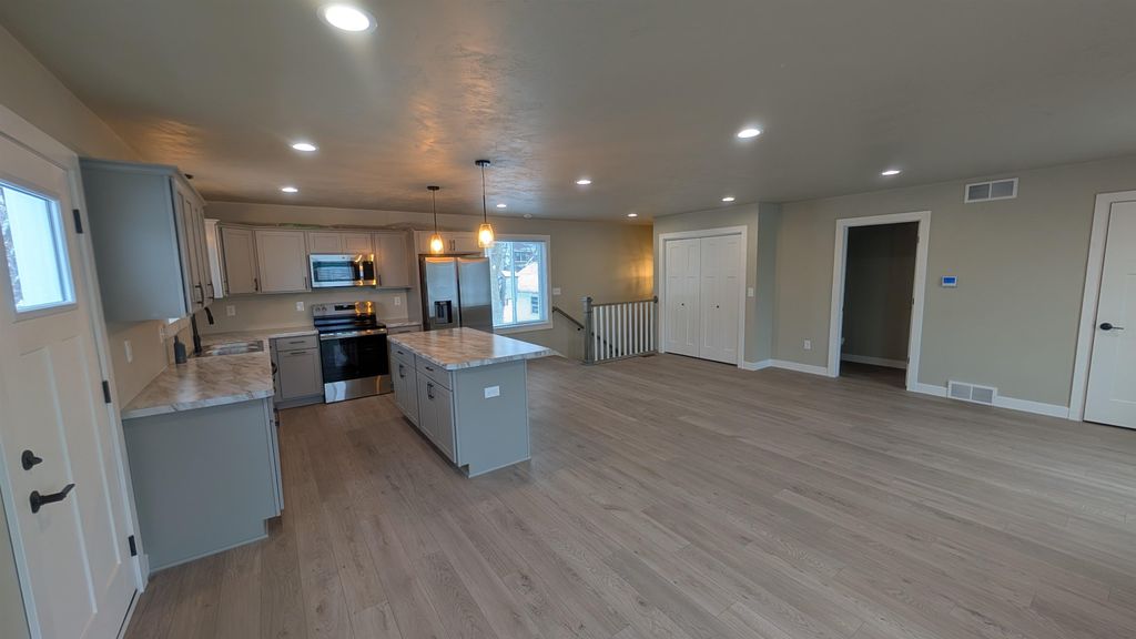 Photo of 119 E HARRISON Street, APPLETON, WI 54915 (MLS # 50319881)