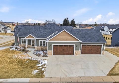 Photo of 834 EVERGREEN Drive, BROWNSVILLE, WI 53006 (MLS # 50321744)
