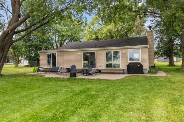 1583 BUTTE DES MORTS BEACH RD, NEENAH, WI 54956 - Image f7d0d6953b64b5d9fd7a8c0d8feaf608/712646853