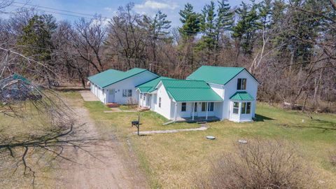 Photo of N4721 9TH Drive, HANCOCK, WI 54943 (MLS # 50323615)