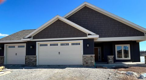 Photo of 1373 PRAIRIE LAKE Circle, NEENAH, WI 54956 (MLS # 50322578)