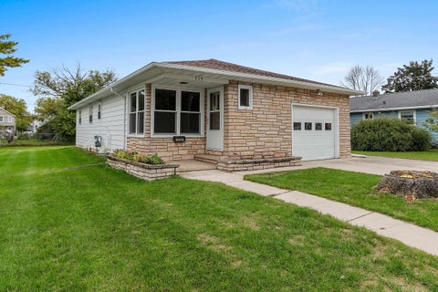 Photo of 339 CENTER Street, OCONTO, WI 54153 (MLS # 50333041)