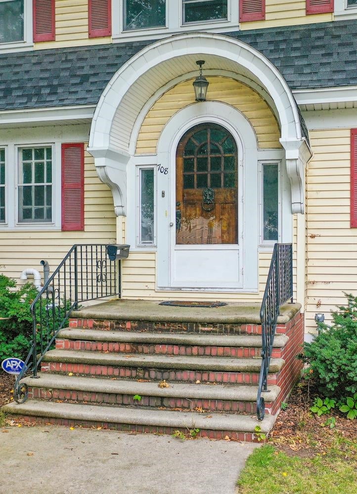 708 GARDEN Street