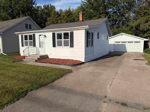 Photo of 8 S 5TH Street, WINNECONNE, WI 54986 (MLS # 50332595)