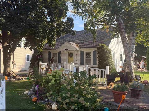 Photo of 417 W 11TH Street, KAUKAUNA, WI 54130 (MLS # 50316257)