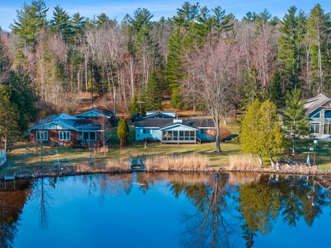 Photo of 12346 W SHORE Drive, MOUNTAIN, WI 54149 (MLS # 50307335)