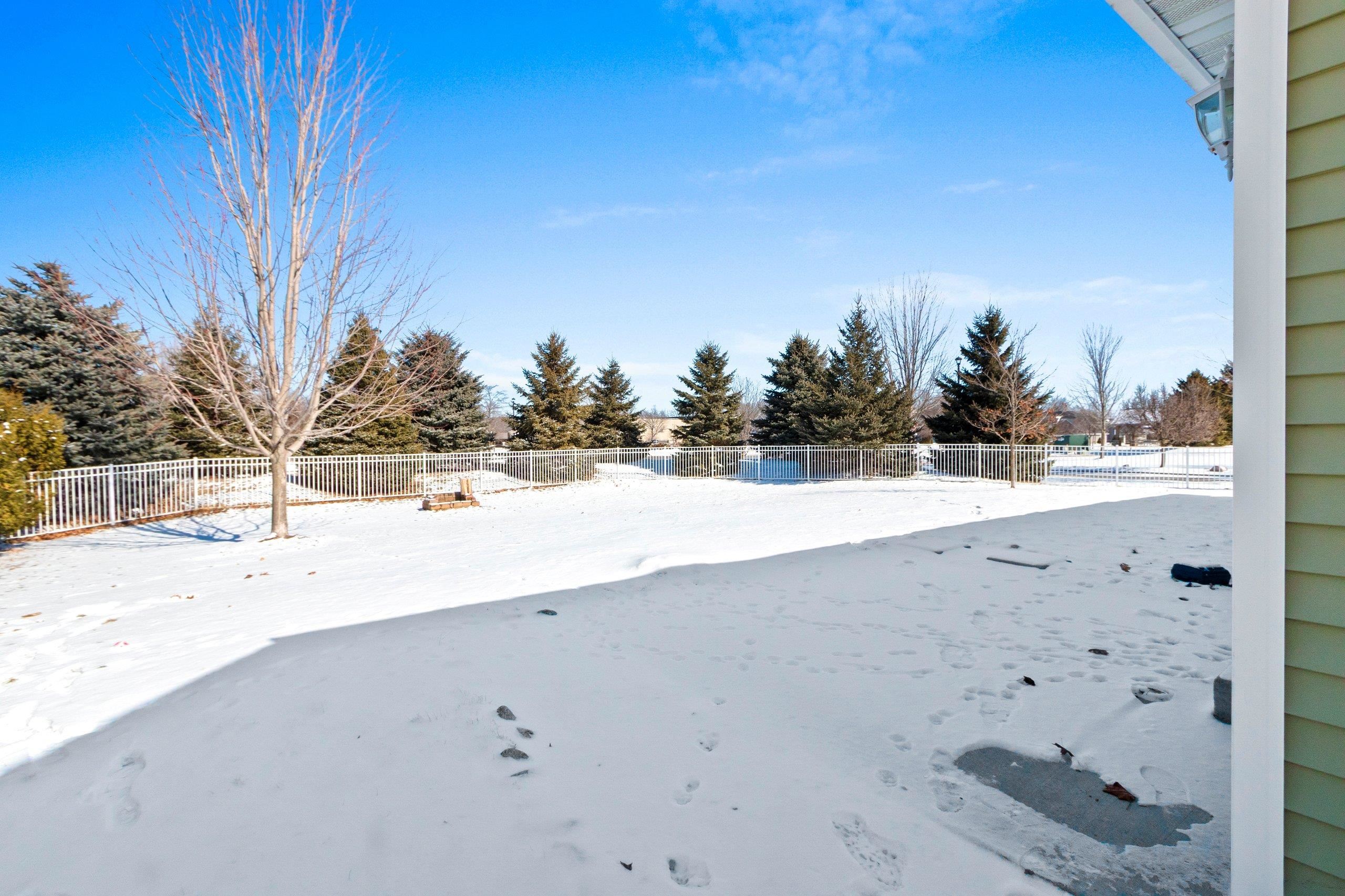 4882 ISABELLA Circle