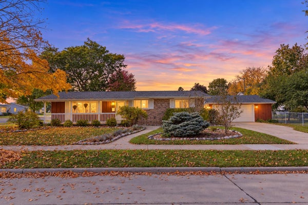 1135 WINDSOR ST, OSHKOSH, WI 54902 - Image fbd9832be349e2fafa57aa470a983b37/3402237862