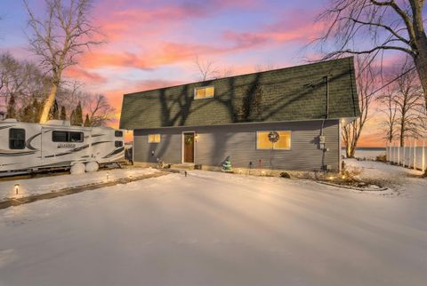 Photo of N1418 HWY M-35, MENOMINEE, MI 49858 (MLS # 50319382)