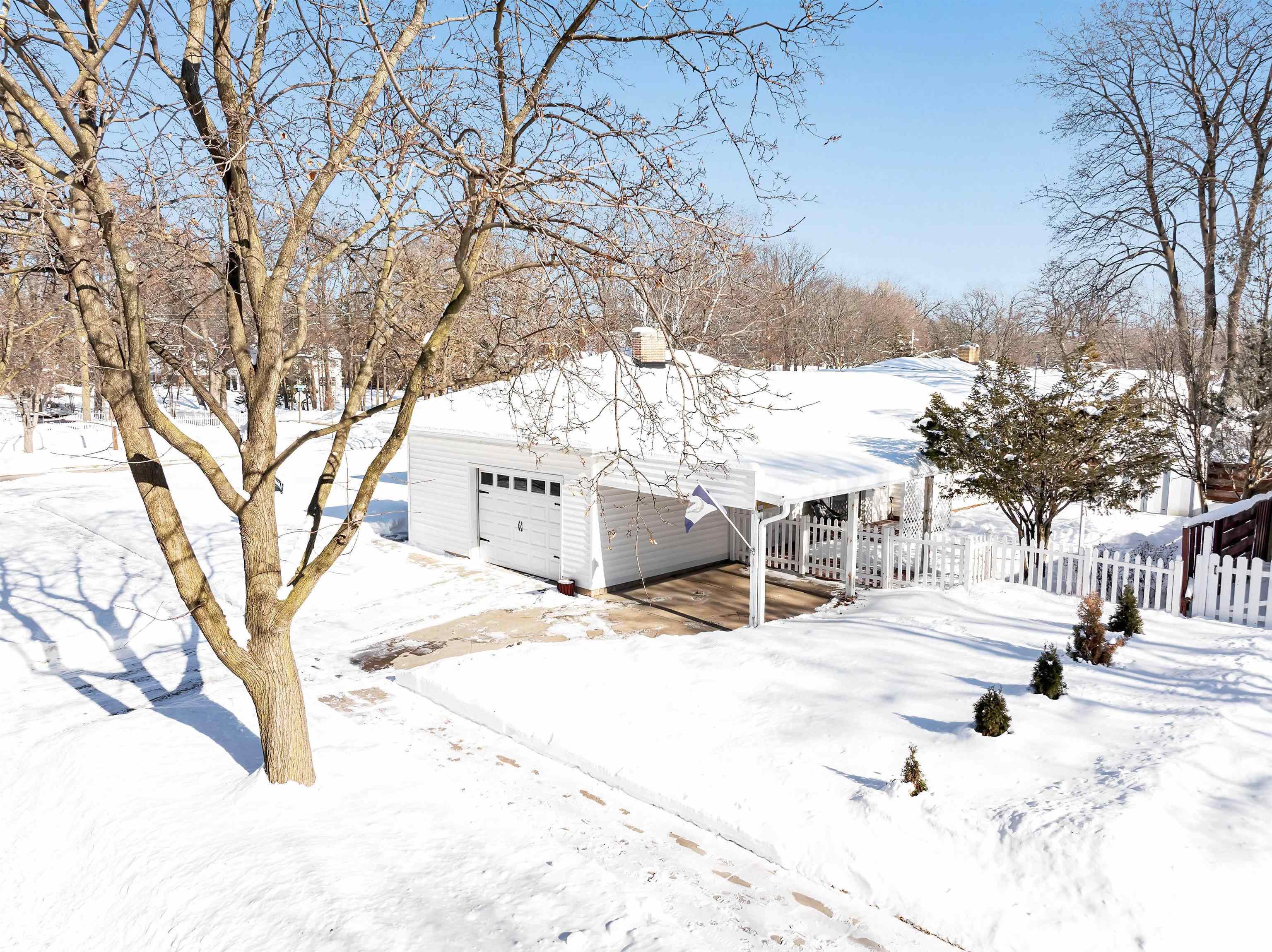 De Pere, Wisconsin 54115, United States, 3 Bedrooms Bedrooms, ,3 BathroomsBathrooms,Residential,Pending,2663