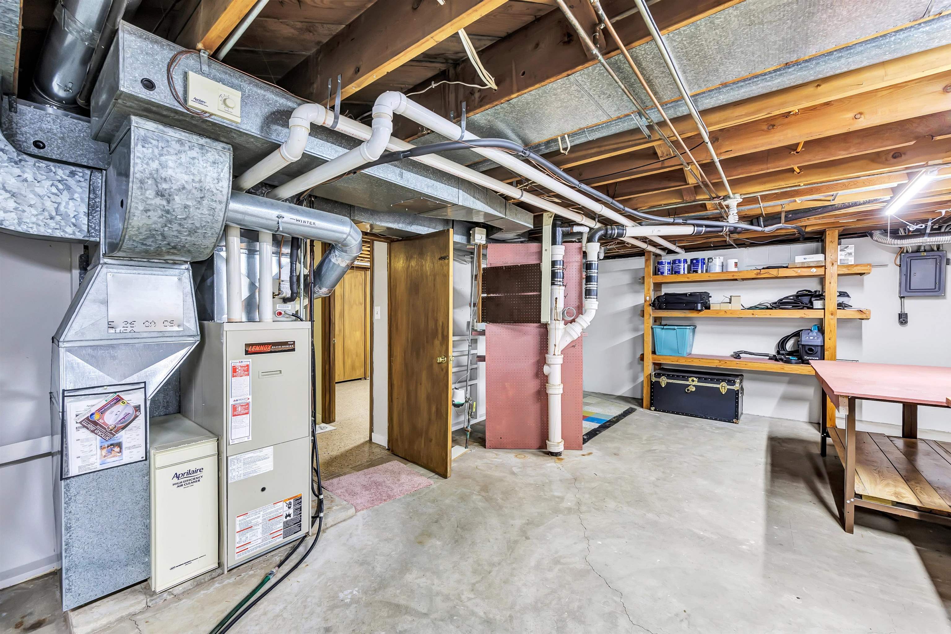 De Pere, Wisconsin 54115, United States, 3 Bedrooms Bedrooms, ,3 BathroomsBathrooms,Residential,Pending,2663