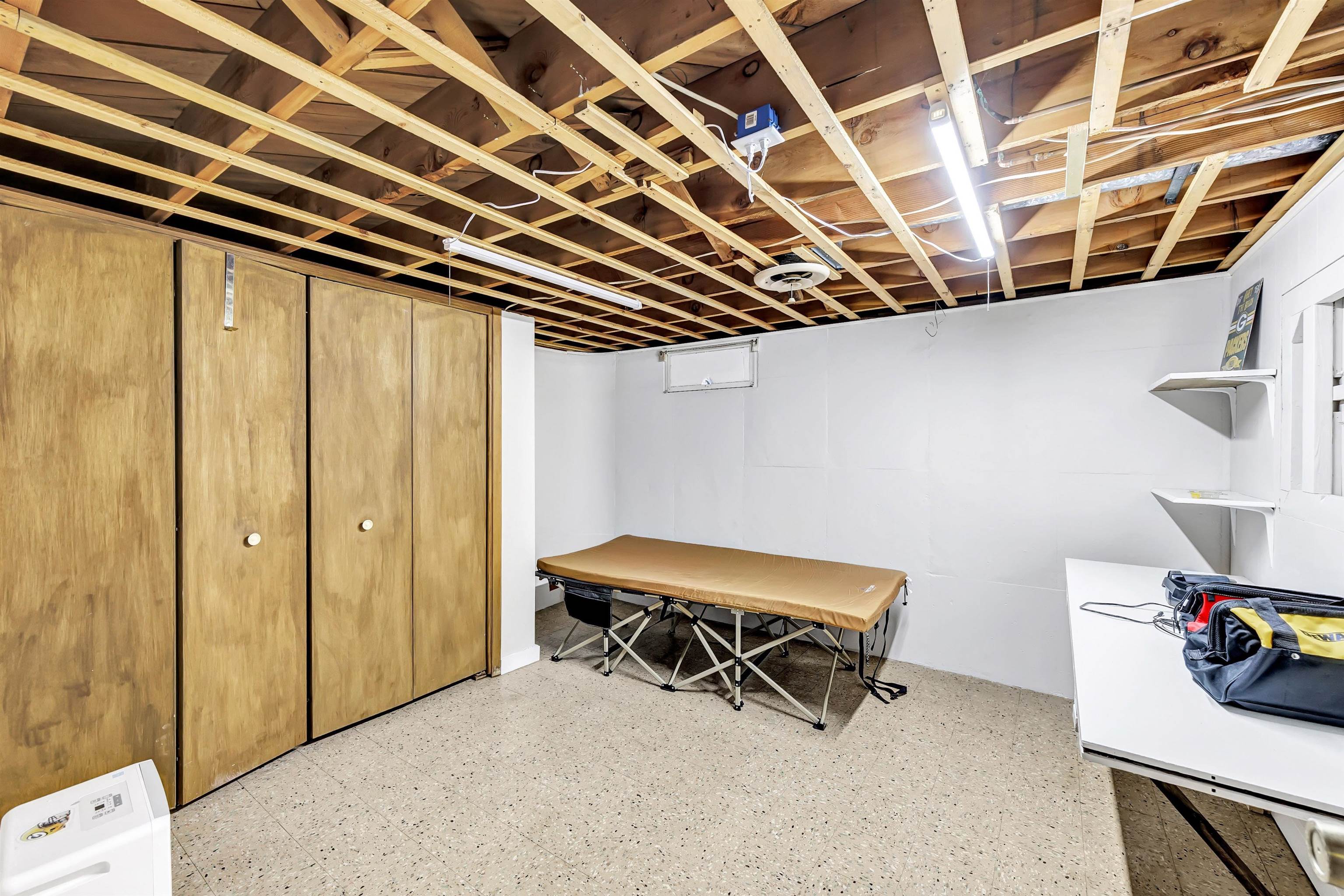 De Pere, Wisconsin 54115, United States, 3 Bedrooms Bedrooms, ,3 BathroomsBathrooms,Residential,Pending,2663