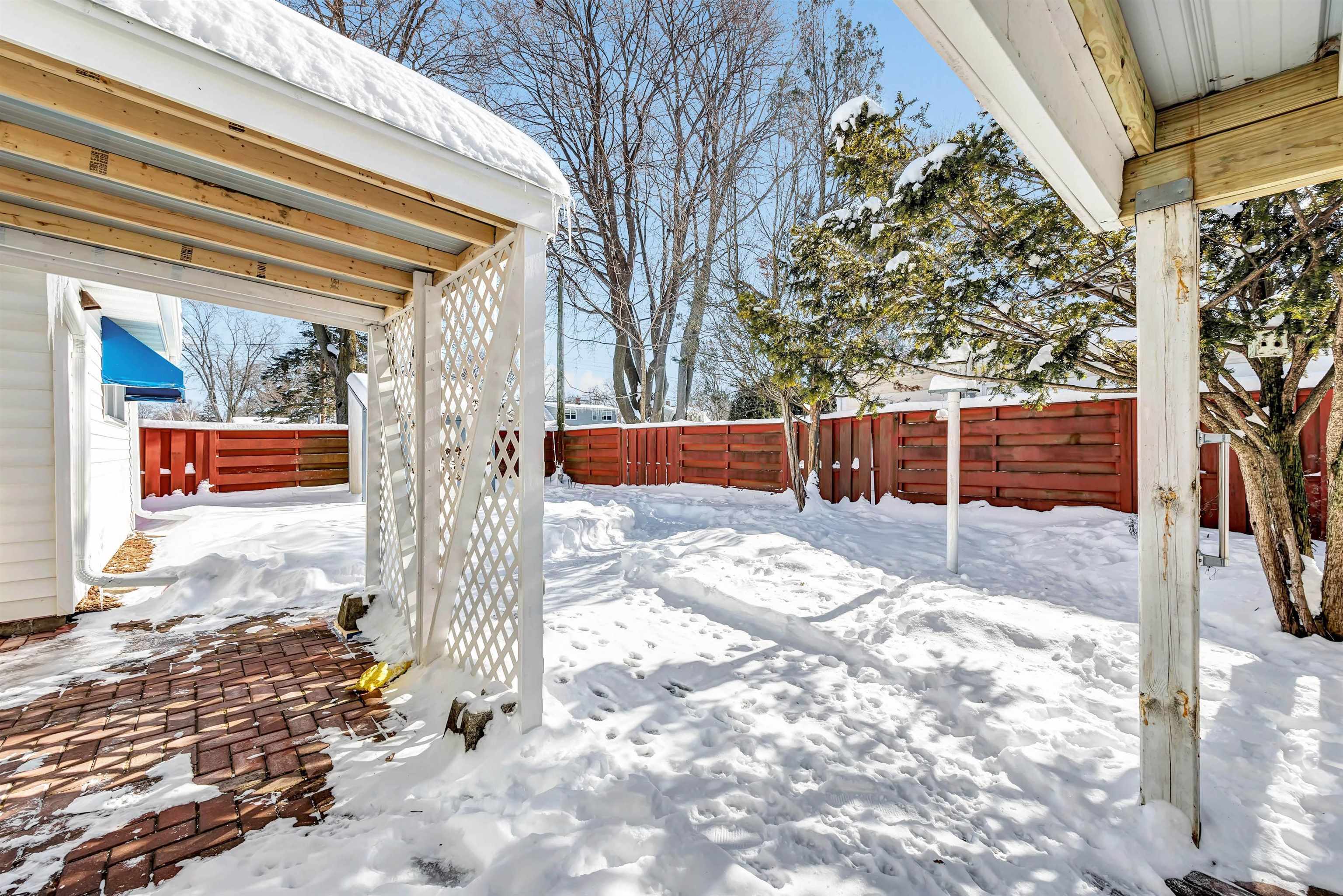 De Pere, Wisconsin 54115, United States, 3 Bedrooms Bedrooms, ,3 BathroomsBathrooms,Residential,Pending,2663