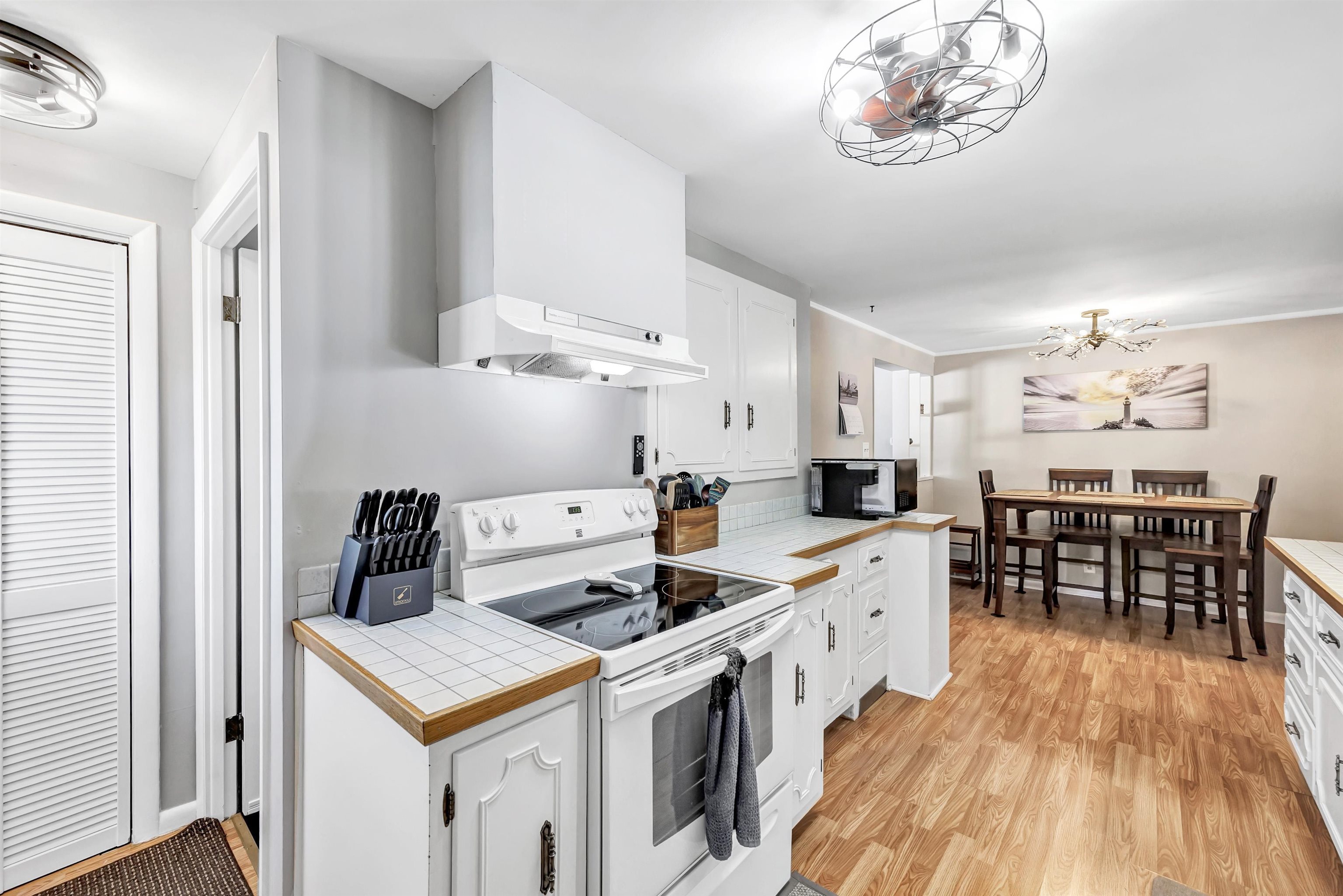 De Pere, Wisconsin 54115, United States, 3 Bedrooms Bedrooms, ,3 BathroomsBathrooms,Residential,Pending,2663