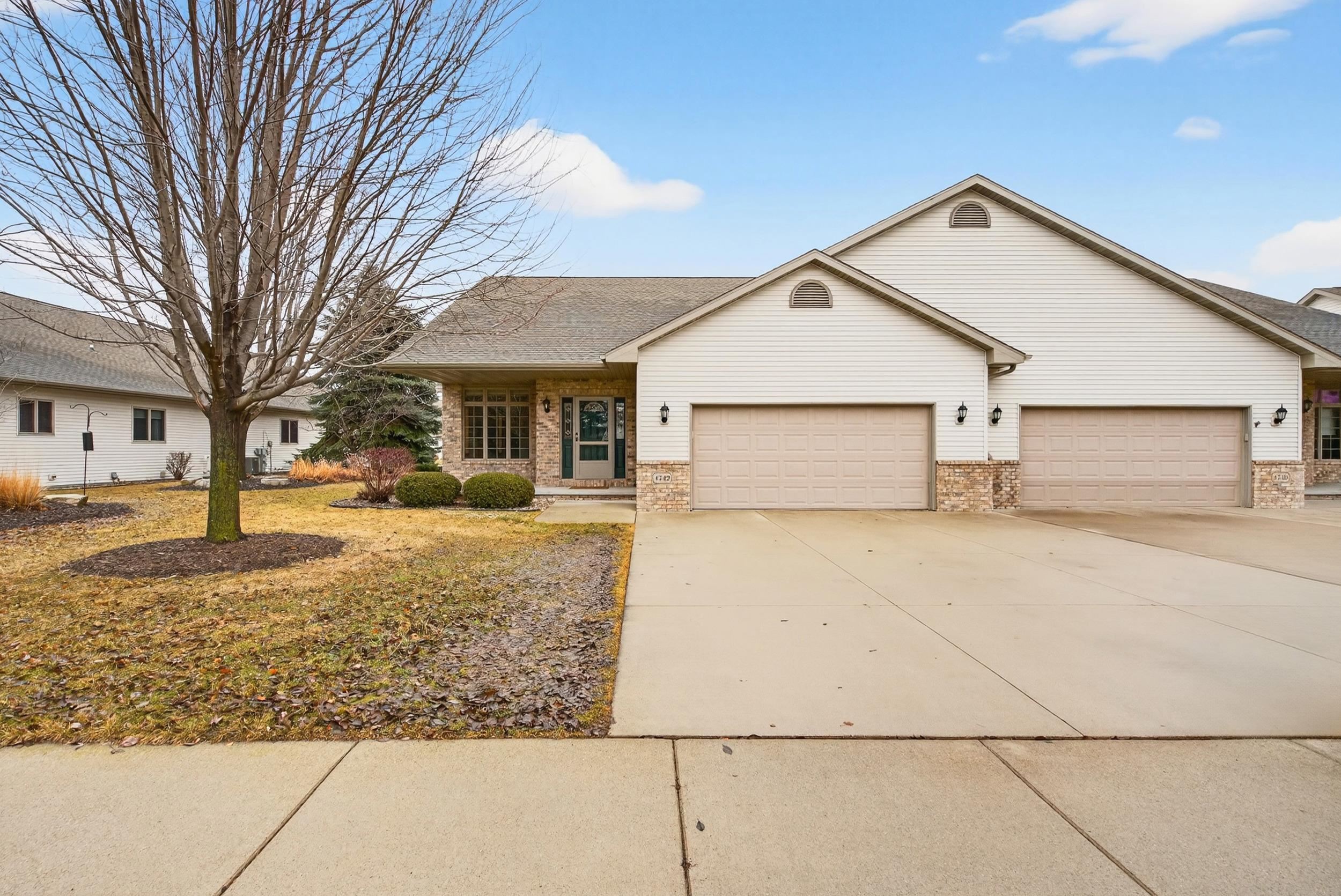 4742 N PROVIDENCE Avenue