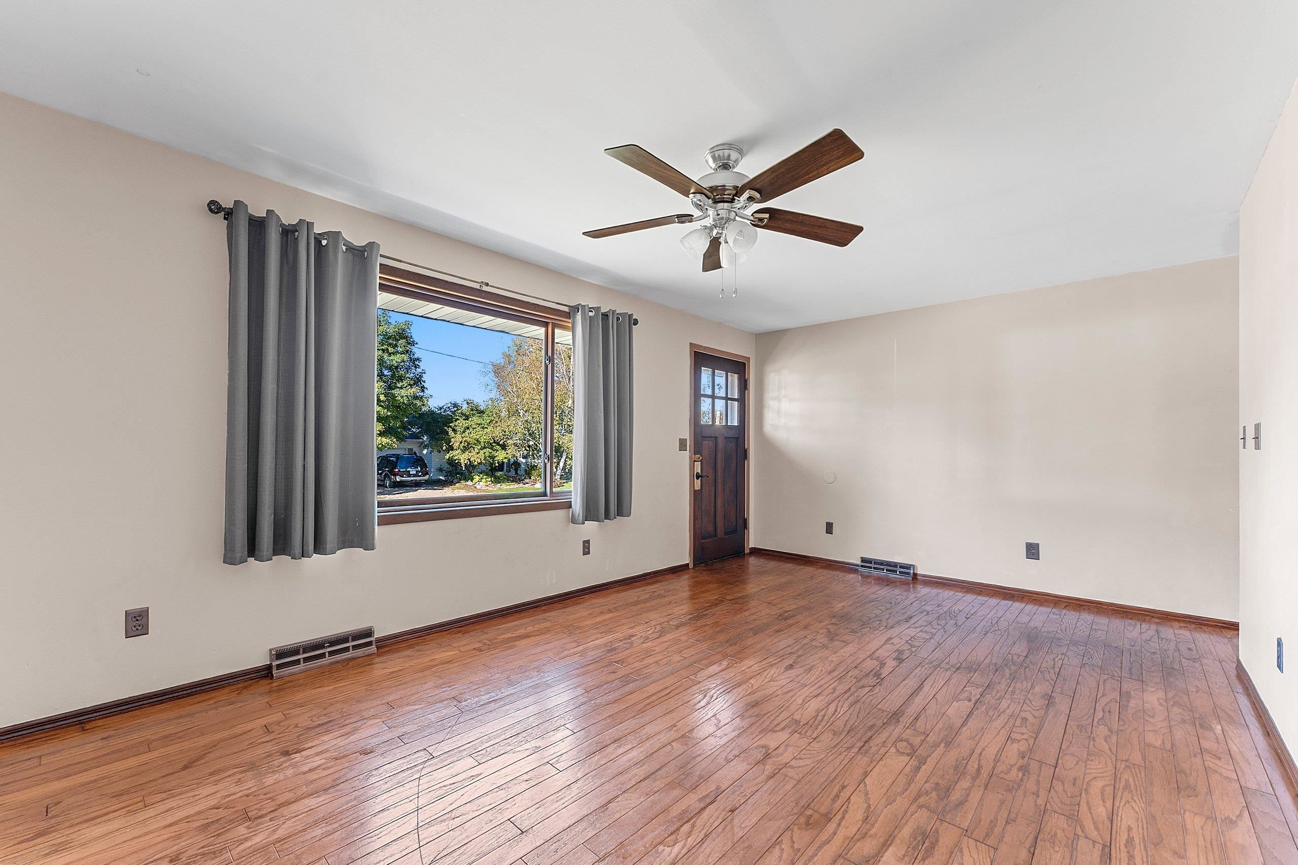 120 BAAKE Street
