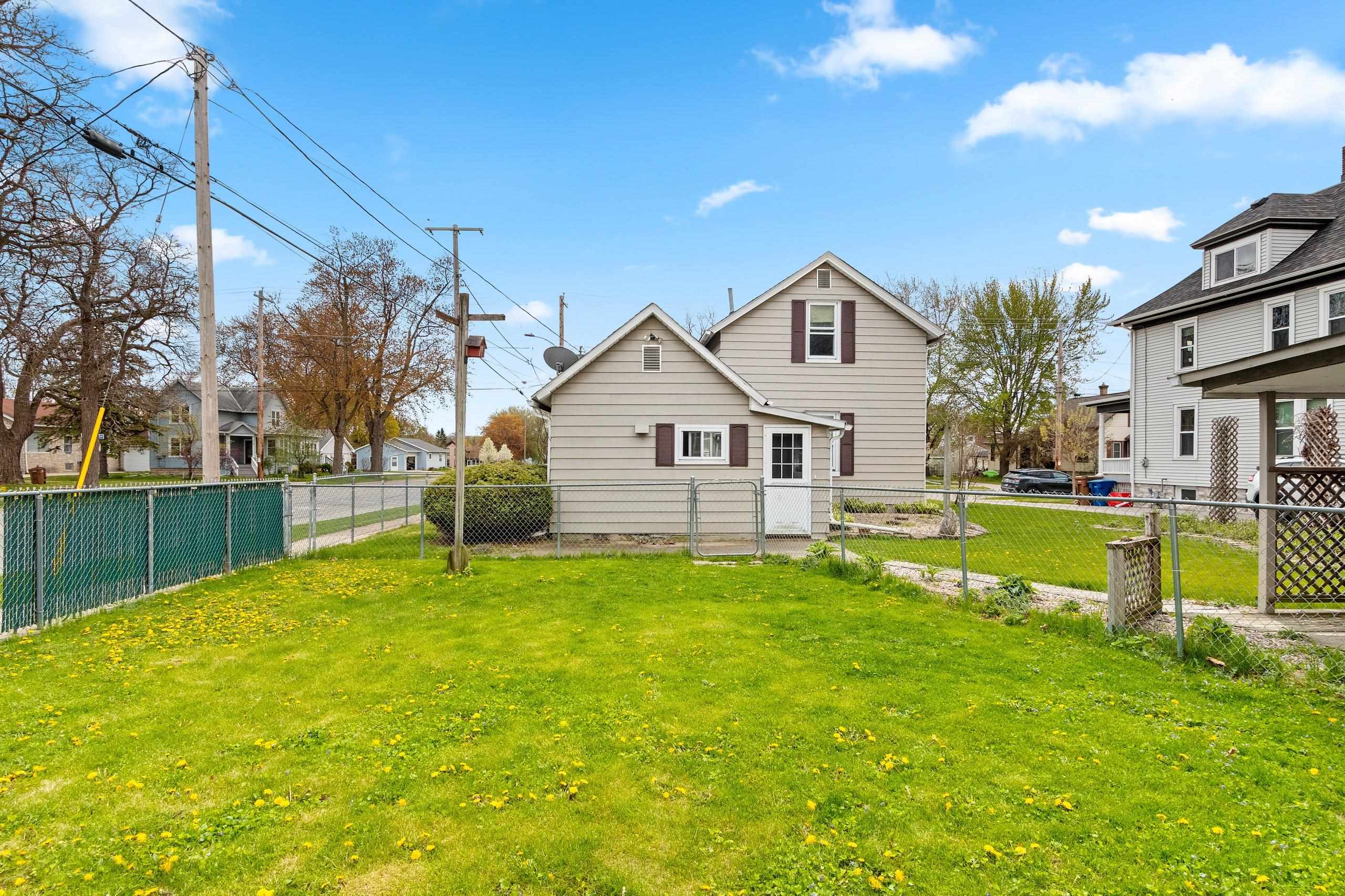 646 W 1ST Street
