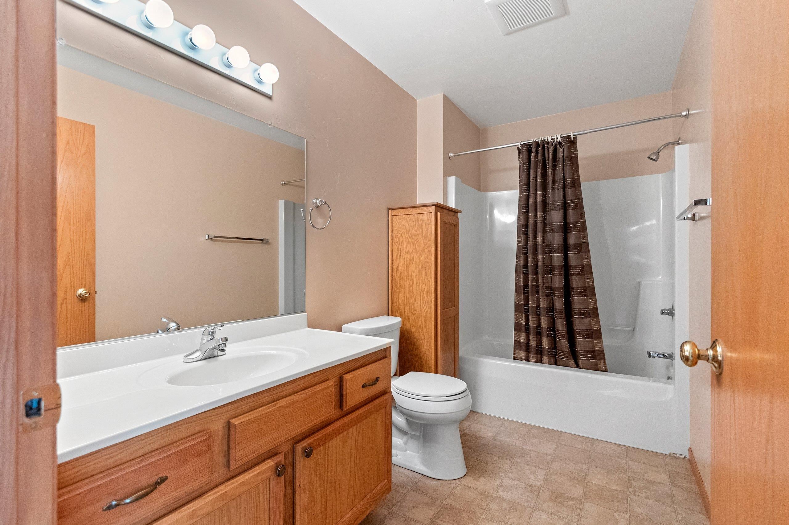 Shawano, Wisconsin 54166, United States, 2 Bedrooms Bedrooms, ,2 BathroomsBathrooms,Residential,Pending,180881