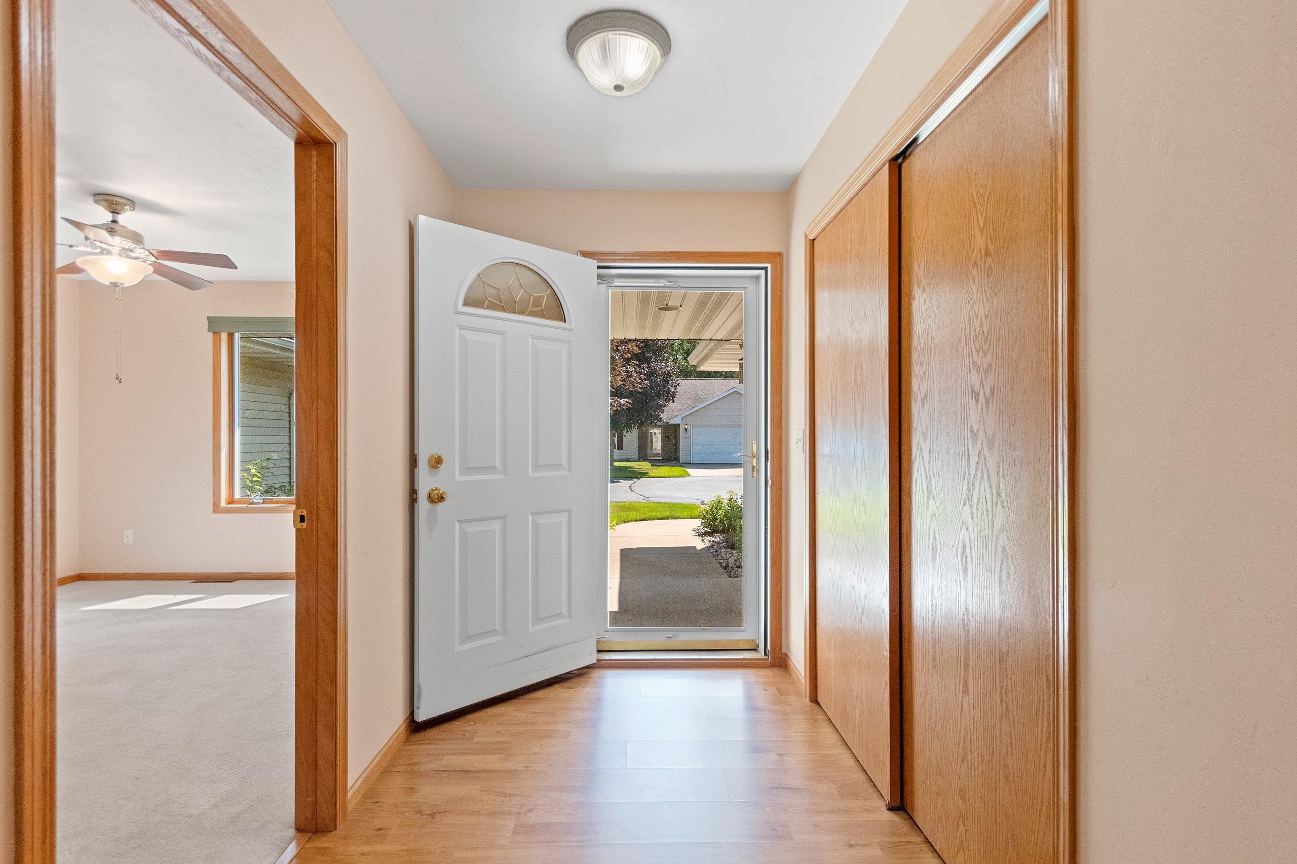 Shawano, Wisconsin 54166, United States, 2 Bedrooms Bedrooms, ,2 BathroomsBathrooms,Residential,Pending,180881