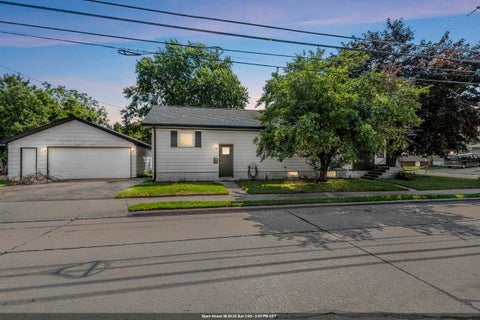 Photo of 1222 KNAPP Street, OSHKOSH, WI 54902 (MLS # 50330485)