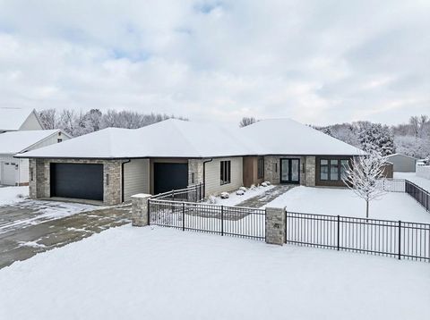 Photo of 2448 RIDDLE Court, DE PERE, WI 54115 (MLS # 50313963)