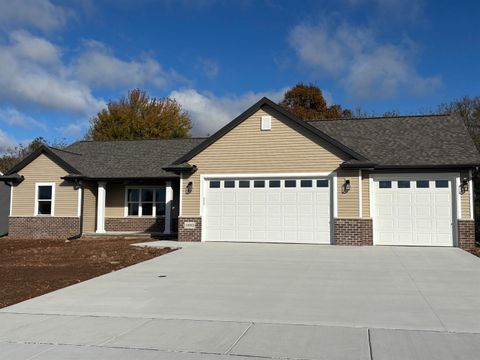 Photo of N1893 MEDINA Drive, GREENVILLE, WI 54942 (MLS # 50310980)