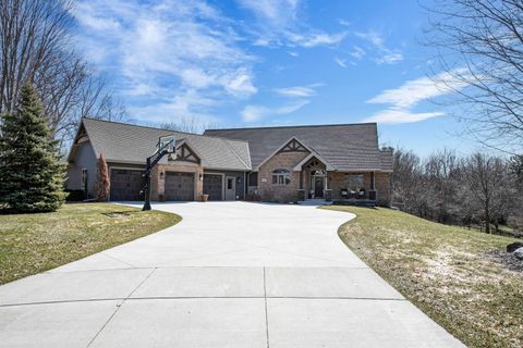 2592 REMINGTON Court GREEN BAY WI 54302