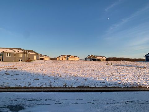 Photo of 1511 Woodcrest St, Howards Grove, WI 53083 (MLS # 1670245)