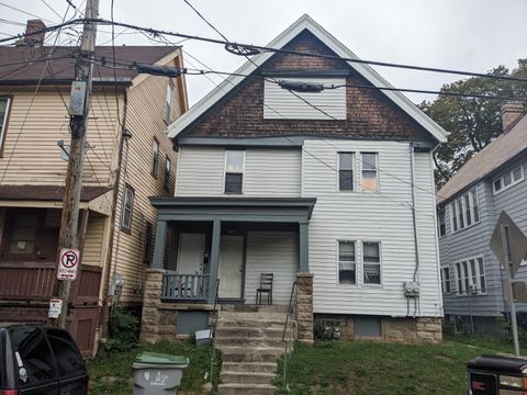 Photo of 130 W Randolph St, Milwaukee, WI 53212 (MLS # 1853993)