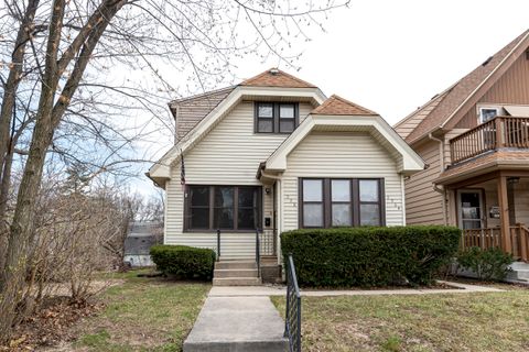 Photo of 206 N 68th St, Milwaukee, WI 53213 (MLS # 1868519)
