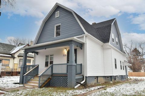 Photo of 2938 N 6th St, Milwaukee, WI 53212 (MLS # 1861093)